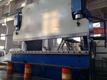 800 طن 6 M CNC الصحافة آلة الفرامل لثني القطب ضوء مع لوحة الصلب الملحومة