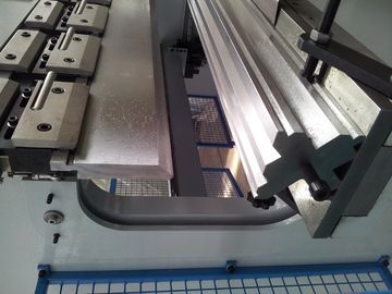 ESTUN E200 المراقب CNC المثني الملف للإنتاج على نطاق واسع 2600mm المسافة بين الأعمدة