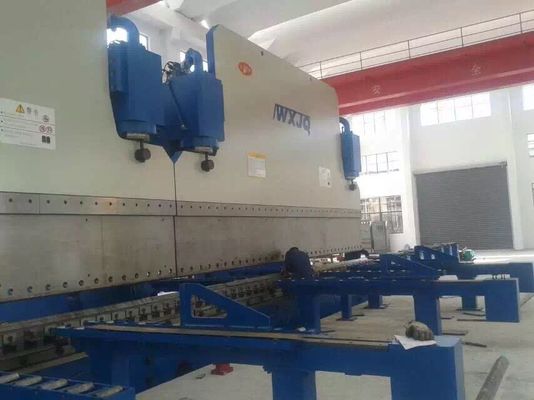 مكابح ضغط هيدروليكية CNC موفرة للطاقة بقدرة 125 طنًا مع طول طاولة 3200 مم وتوفير الطاقة بنسبة 40%