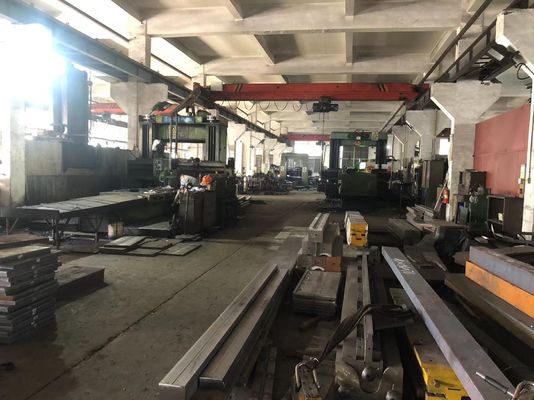 أدوات دائرية مخروطية وقطب مضلع / قالب لعمود إنارة 10 م لمنتج قطب إنارة روسيا