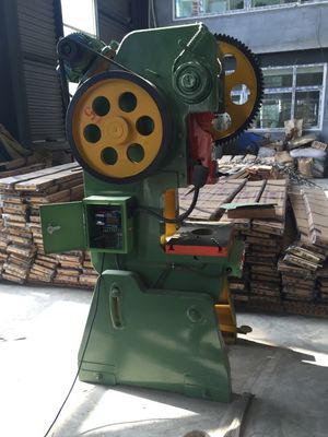 آلة ضغط ميكانيكية CNC أوتوماتيكية لتشكيل المعادن بعمر افتراضي للقالب يبلغ 10 سنوات