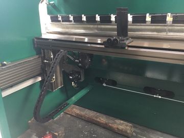 E21 الفولاذ الخفيف الفرامل الهيدروليكية المضغوطة زاوية الانحناء القصوى 135 °